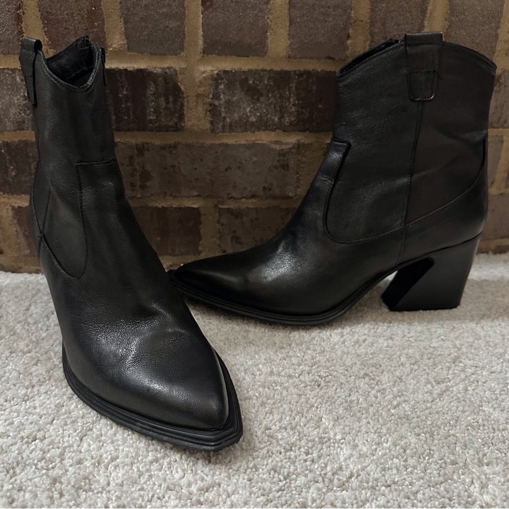 Emanuele CRASTO Black Leather Ankle Booties